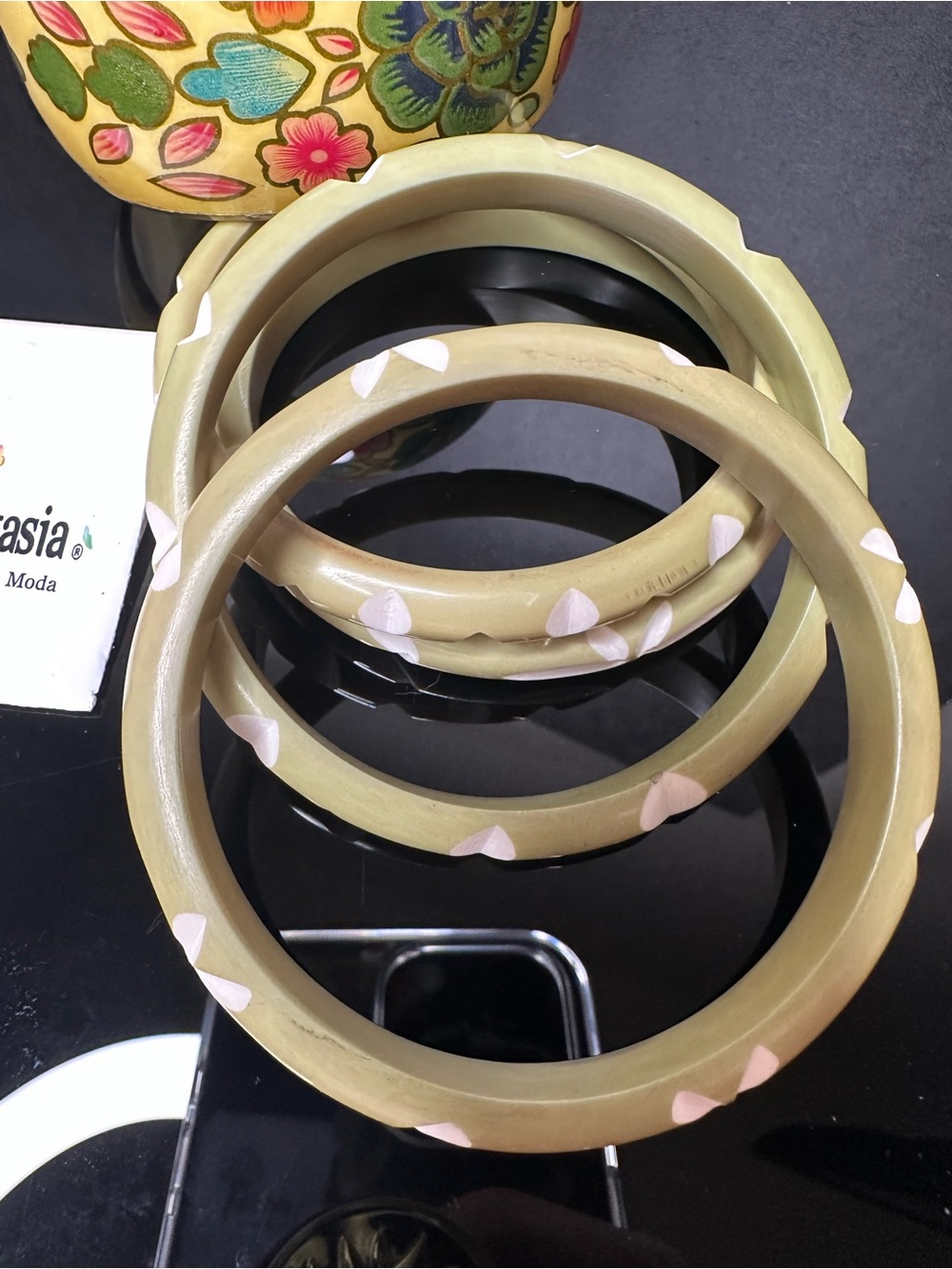 Fantasia La Moda Boho Bangle Bracelet Set Green Floral Gold Tone NWT - Picture 4 of 4